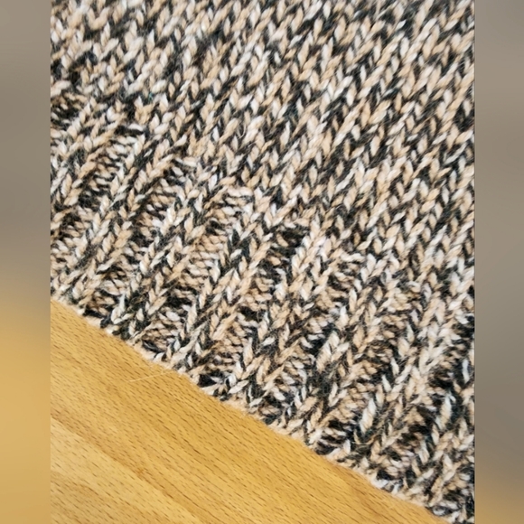 Maraschino Man Heather Crew Sweater NWT - Picture 3 of 5